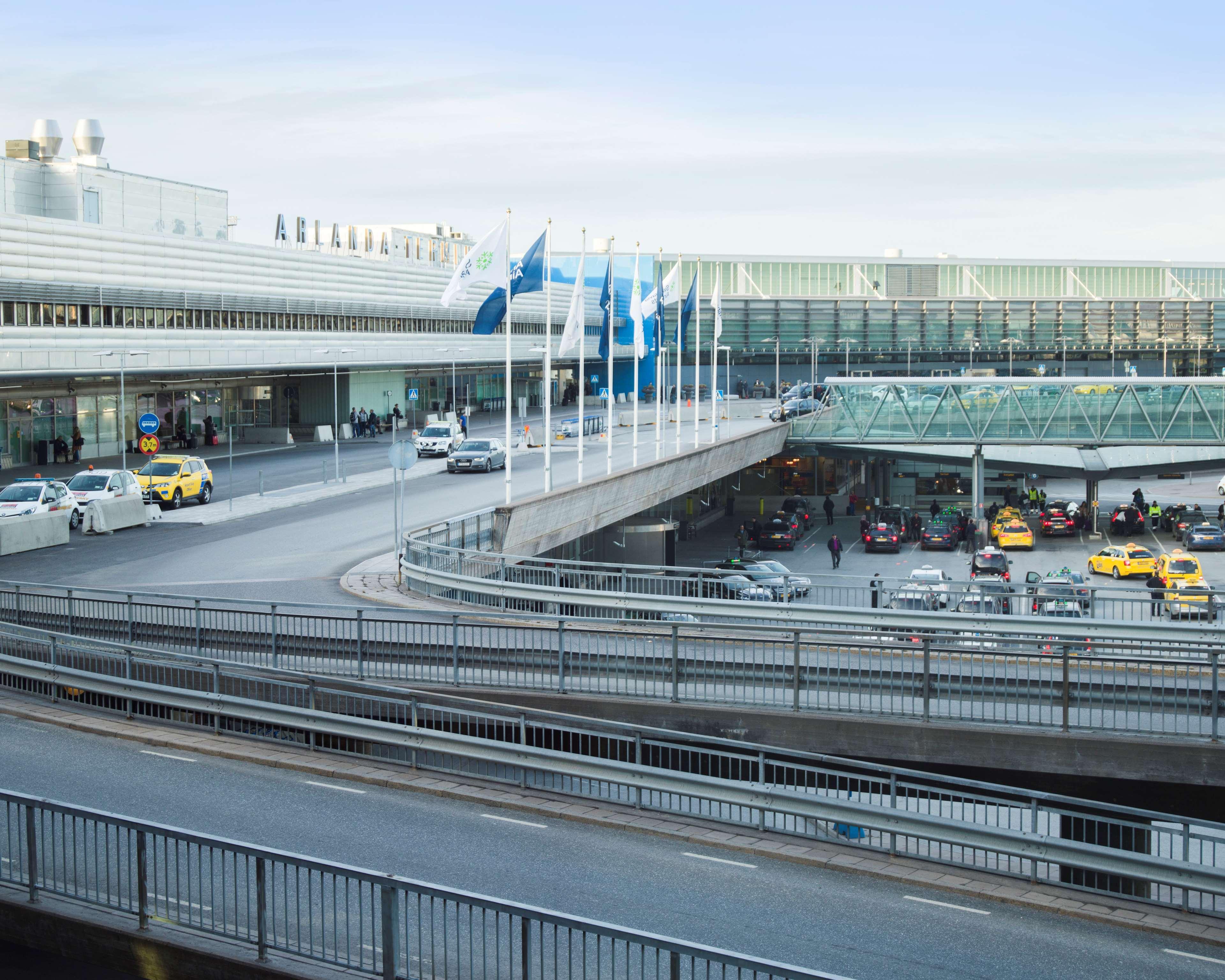 ארלנדה Radisson Blu Airport Terminal Hotel מראה חיצוני תמונה
